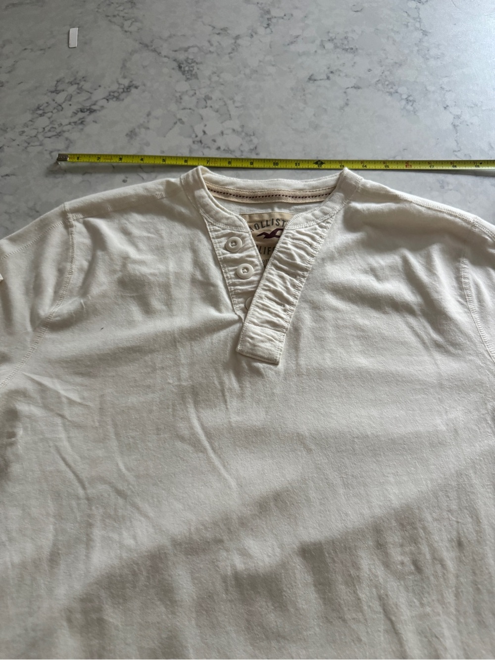Hollister Men’s Cream Henley Shirt Size M